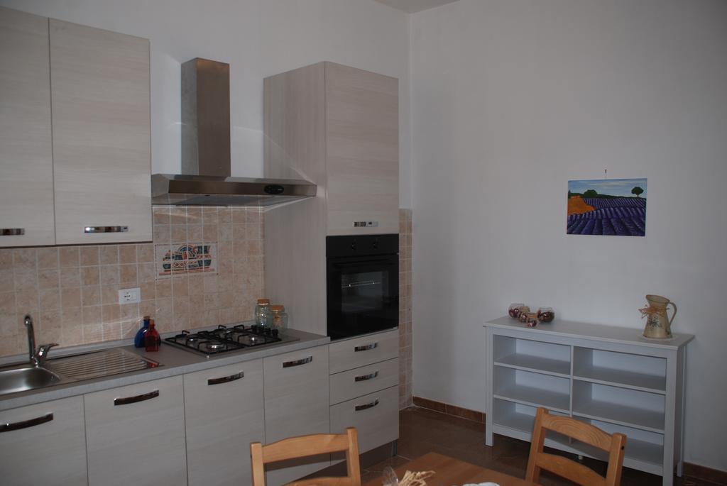 Ernest'S Apartment Fiumicino Exteriör bild